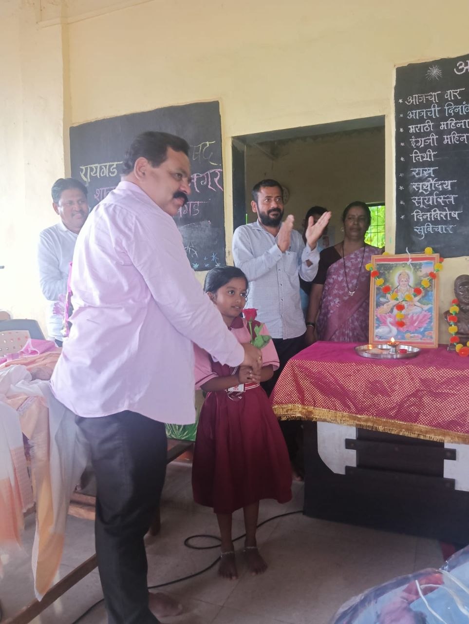 School bag distribution photo 5